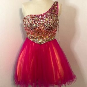 Juliet short formal fusia and yellow size medium.